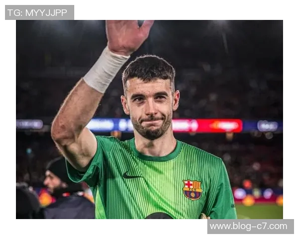 特狮重返巴萨训练展现坚定意愿仍希望继续留队为球队贡献力量