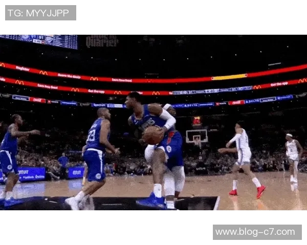 单打王争霸赛季至今SGA每回合得分128位居第一鲍威尔紧随其后