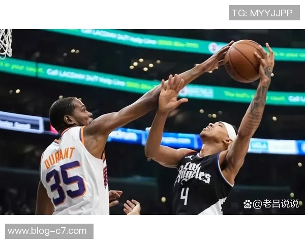 布克谈战胜篮网的关键半场调整心态应对强对抗比赛 布克谈战胜篮网的关键半场调整心态应对强对抗比赛